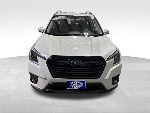 Used 2024 Subaru Forester Premium AWD/4WD image 3