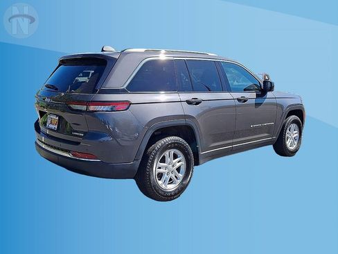 Used 2024 Jeep Grand Cherokee Laredo w/ Luxury Tech Group I AWD/4WD image 8