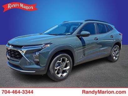 Used 2025 Chevrolet Trax LT w/ Driver Confidence Package