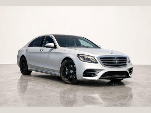 Used 2020 Mercedes-Benz S 560 Sedan image 3