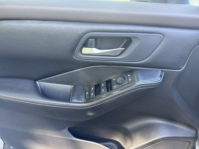 Used 2023 Nissan Rogue SV FWD image 27