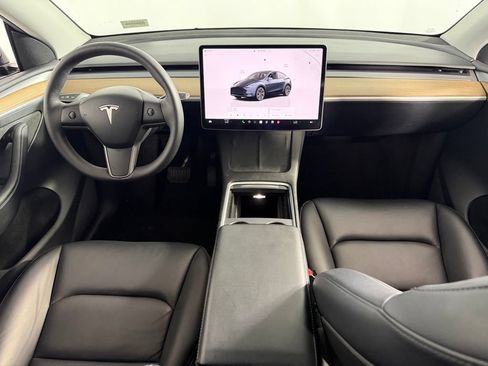 Used 2024 Tesla Model Y Long Range AWD/4WD image 11