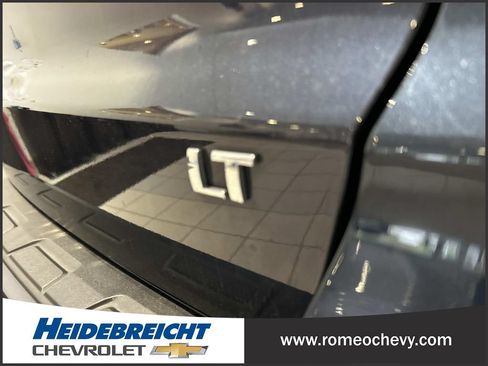 Used 2017 Chevrolet Traverse LT w/ Style and Technology Package FWD image 39