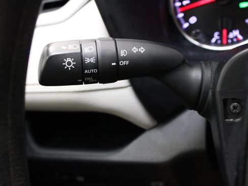 Used 2020 Toyota RAV4 XLE w/ Convenience Package FWD image 25