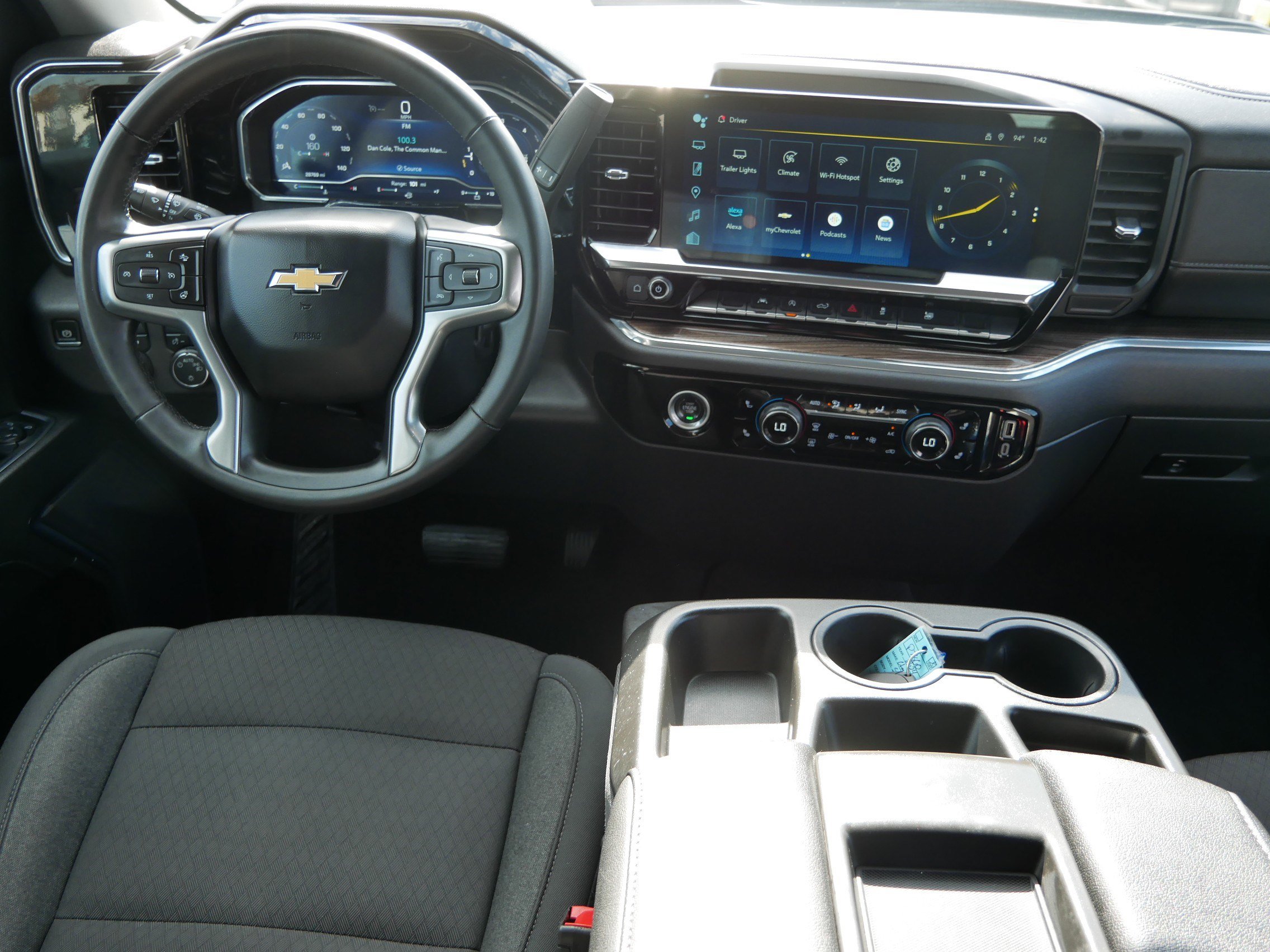 Used 2024 Chevrolet Silverado 1500 LT AWD/4WD image 10