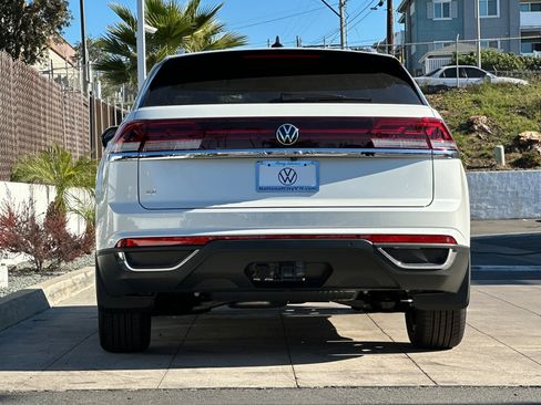 New 2026 Volkswagen Atlas Cross Sport SE image 6