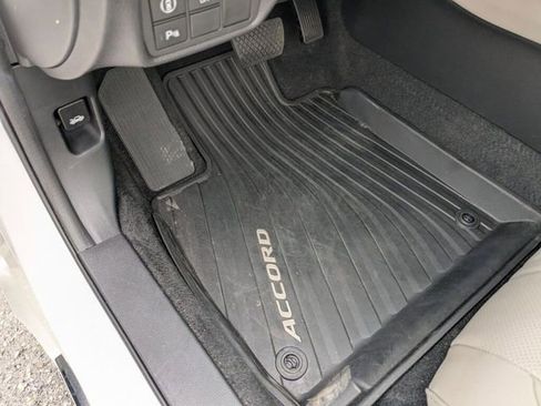 Used 2021 Honda Accord Touring image 30