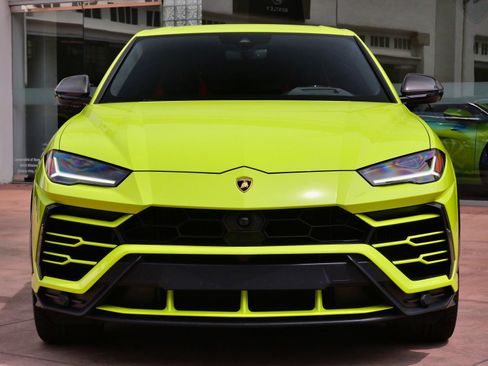 Used 2022 Lamborghini Urus image 3