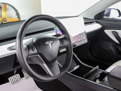 Used 2020 Tesla Model 3 Performance image 20