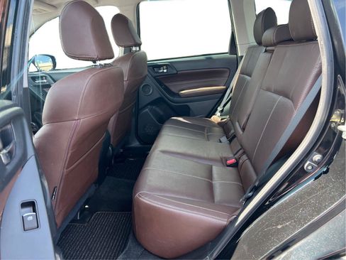 Used 2017 Subaru Forester 2.5i Touring AWD/4WD image 11
