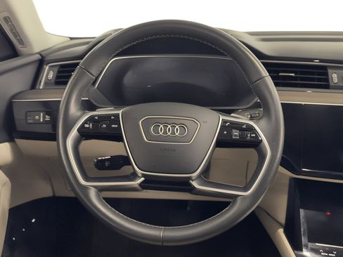 Used 2024 Audi Q8 e-tron Premium Plus w/ Premium Plus Package image 20