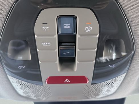 Used 2024 Kia EV9 Land AWD/4WD image 76