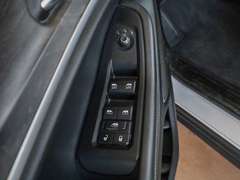 Used 2022 Jeep Grand Cherokee Limited image 30