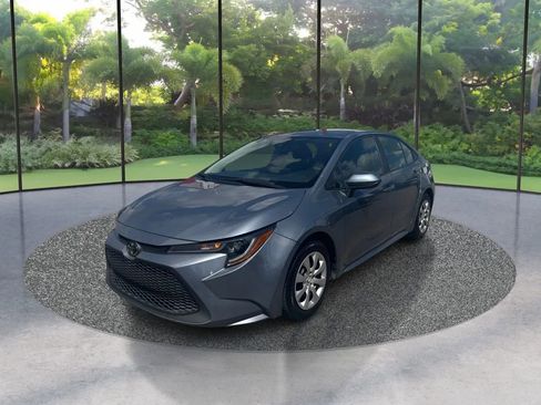 Used 2022 Toyota Corolla LE FWD image 1
