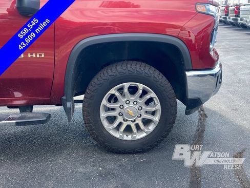 Used 2024 Chevrolet Silverado 2500 LTZ w/ LTZ Premium Package AWD/4WD image 17