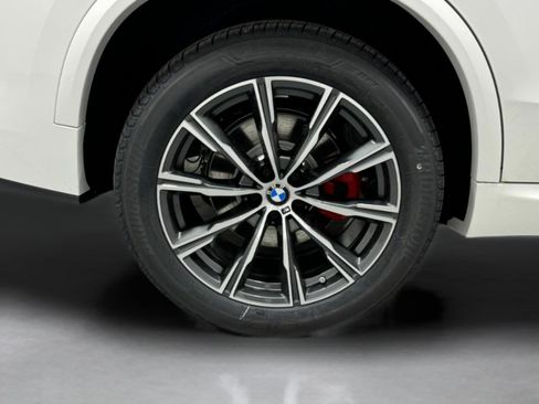 New 2026 BMW X5 xDrive40i w/ Executive Package image 8