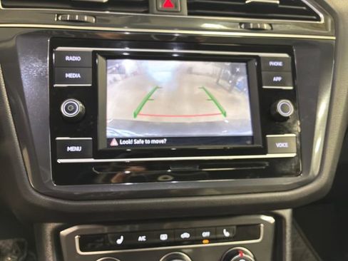 Used 2022 Volkswagen Tiguan S image 28