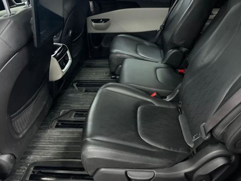 Certified 2022 Kia Carnival SX image 22