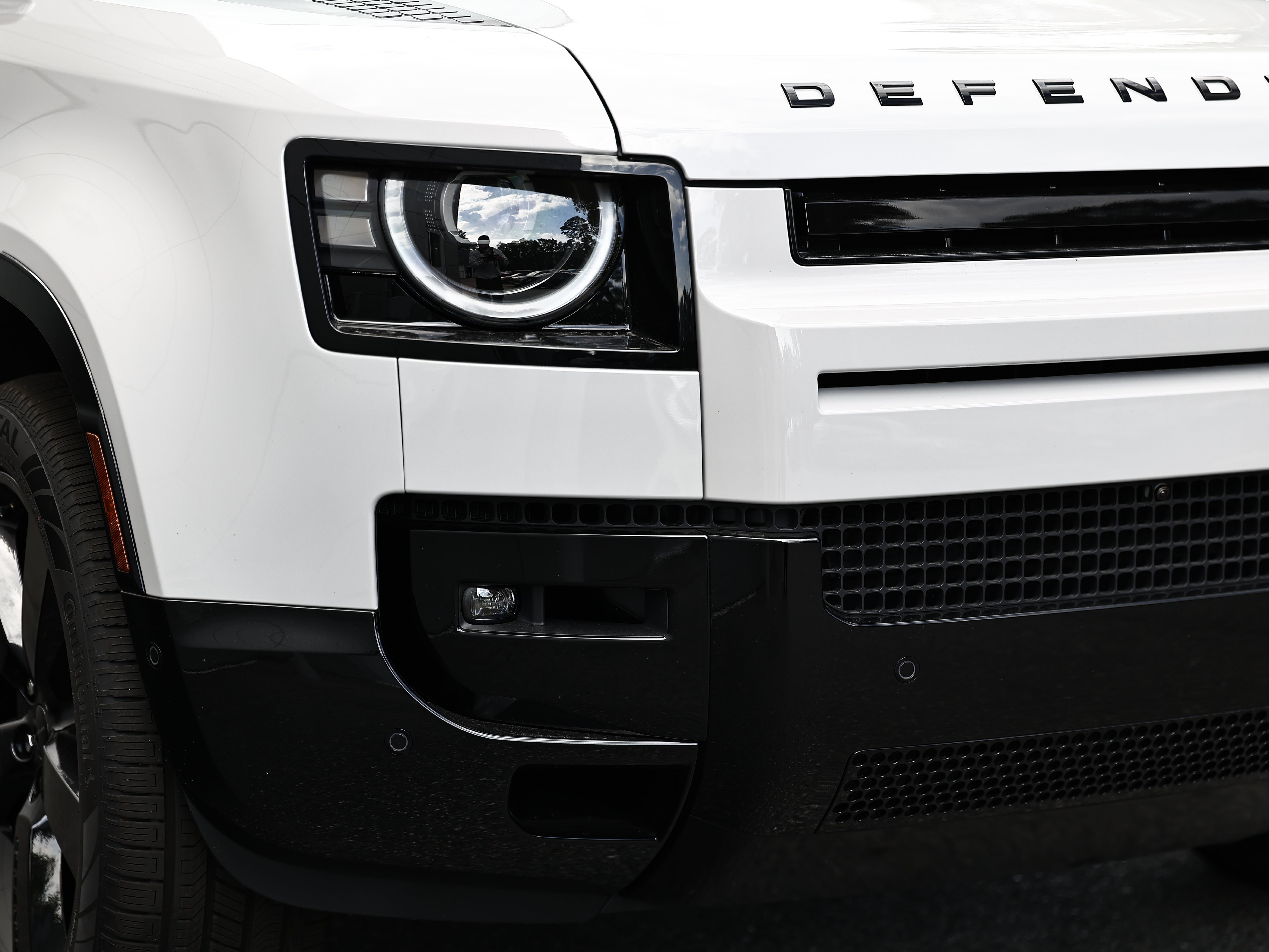 New 2026 Land Rover Defender 110 X-Dynamic SE AWD/4WD image 15