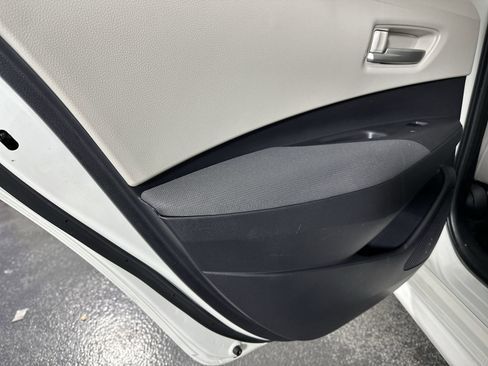 Used 2020 Toyota Corolla L image 33