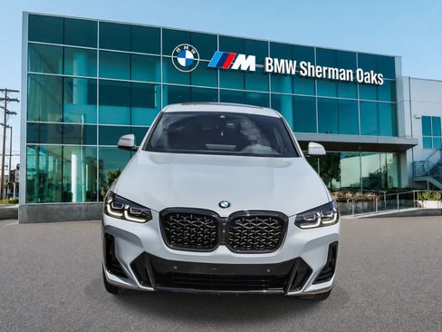 Used 2023 BMW X4 xDrive30i w/ M Sport Package AWD/4WD image 2