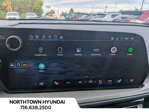 Used 2025 Chevrolet Traverse LT image 26