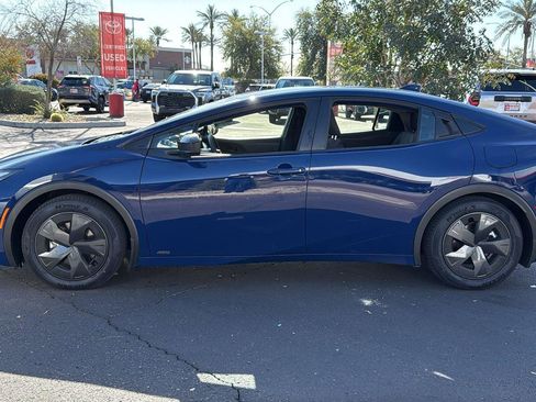 Used 2024 Toyota Prius LE image 4