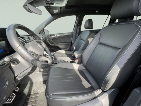 Used 2024 Volkswagen Tiguan SE R-Line AWD/4WD image 13