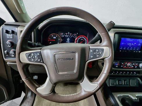 Used 2015 GMC Sierra 2500 Denali w/ Duramax Plus Package AWD/4WD image 17
