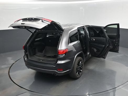 Used 2021 Jeep Grand Cherokee Laredo X AWD/4WD image 29