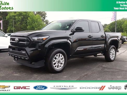 Used 2025 Toyota Tacoma SR5 RWD image 1