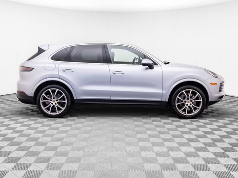 Certified 2023 Porsche Cayenne AWD/4WD image 7