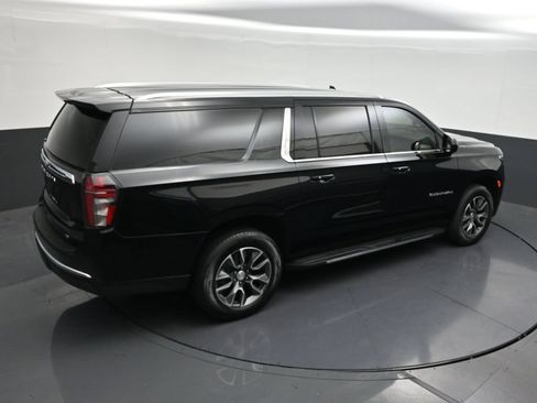 Used 2023 Chevrolet Suburban LT RWD image 22
