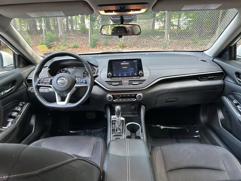 Used 2021 Nissan Altima 2.5 SV w/ SV Premium Package FWD image 28