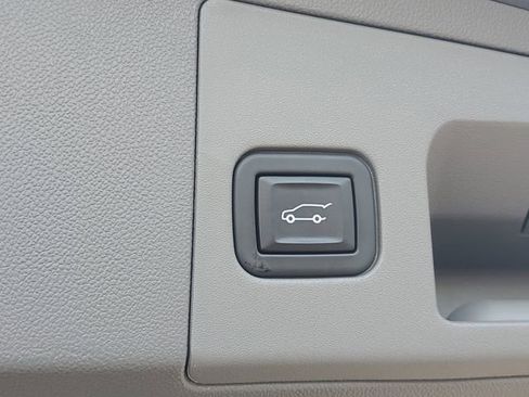 Certified 2023 Cadillac XT5 Premium Luxury FWD image 9