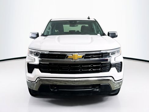 Used 2025 Chevrolet Silverado 1500 LT image 2