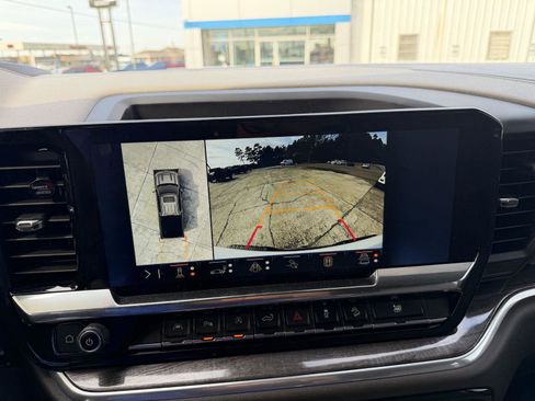 Used 2025 Chevrolet Silverado 1500 LTZ image 17