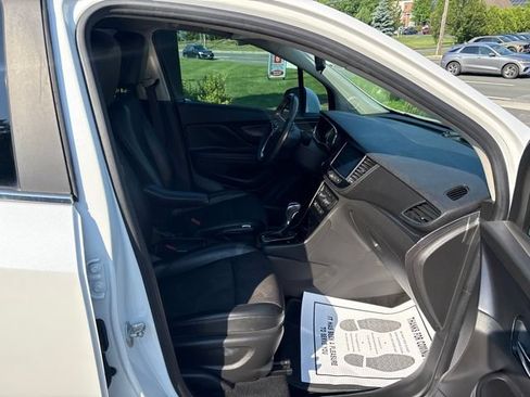 Used 2021 Buick Encore Preferred w/ LPO, Active Package AWD/4WD image 14