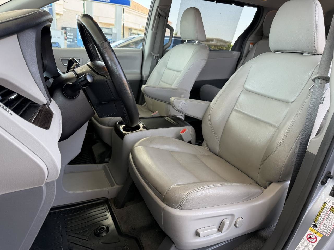 Used 2018 Toyota Sienna XLE AWD/4WD image 13