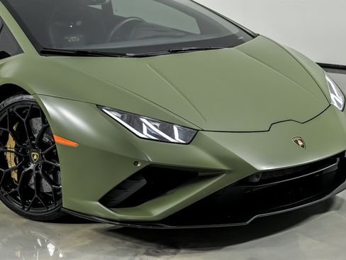Used 2022 Lamborghini Huracan EVO RWD image 2