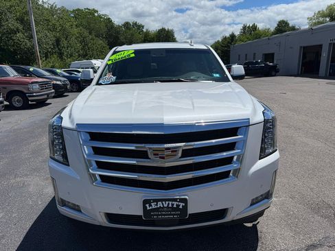 Used 2017 Cadillac Escalade ESV Premium Luxury AWD/4WD image 3