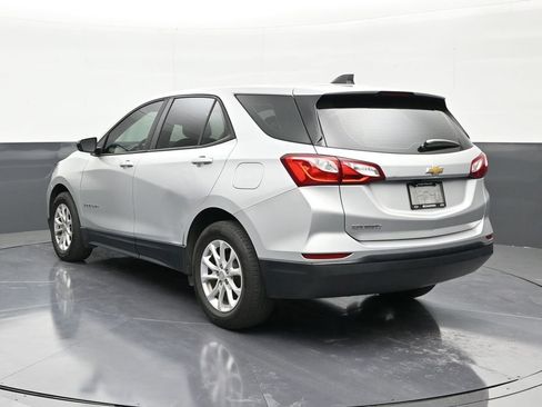 Used 2020 Chevrolet Equinox LS image 3