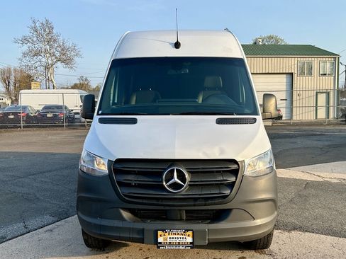 Used 2023 Mercedes-Benz Sprinter 2500 image 3