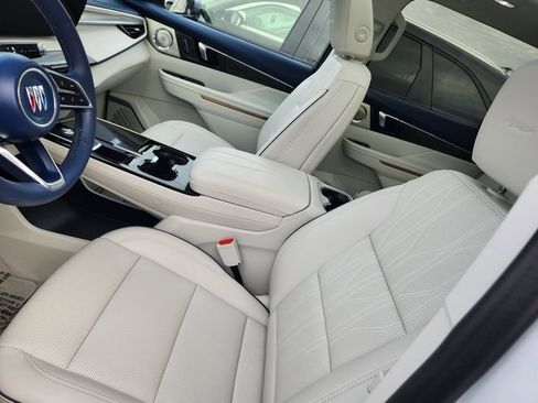 Used 2025 Buick Enclave Avenir w/ Trailering Package, 5000 lbs. image 13