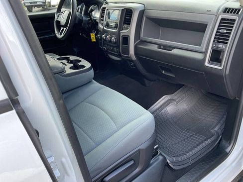 Used 2018 RAM 2500 Tradesman w/ Chrome Appearance Group image 31