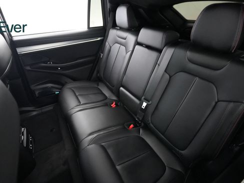 Used 2024 Jeep Wagoneer Launch Edition AWD/4WD image 24