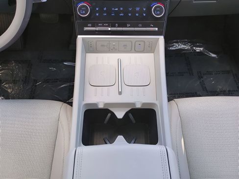 Used 2025 Hyundai Santa Fe Calligraphy image 19