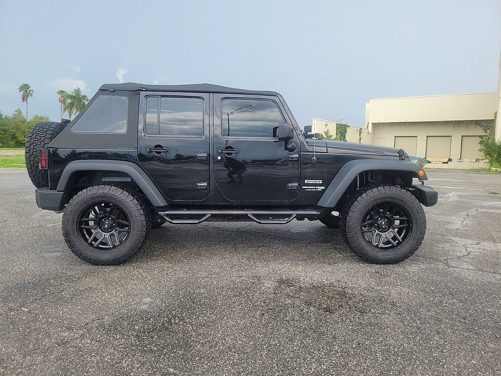 Used 2018 Jeep Wrangler Unlimited Sport S AWD/4WD image 7