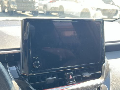 Used 2025 Toyota Corolla LE FWD image 16
