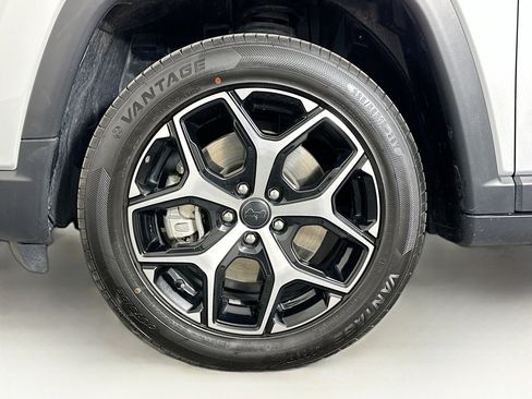 Used 2025 Jeep Compass Limited AWD/4WD image 11